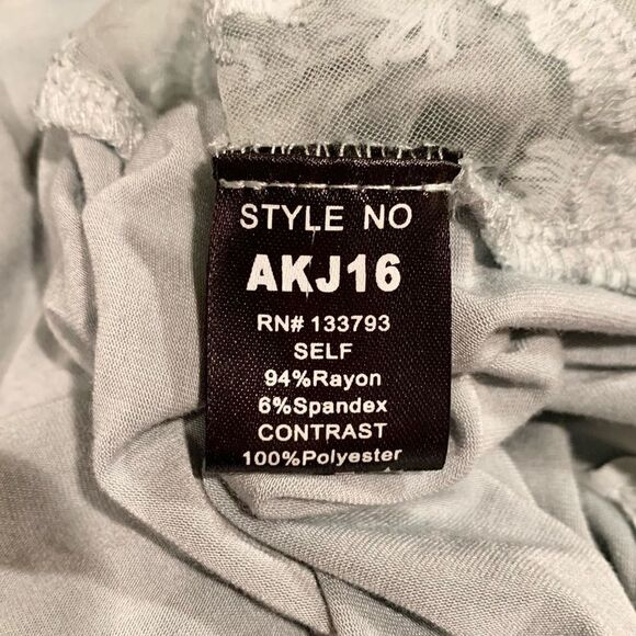 Women's 𝅺POL mint green floral lace boho open front vest size small - Picture 9 of 10